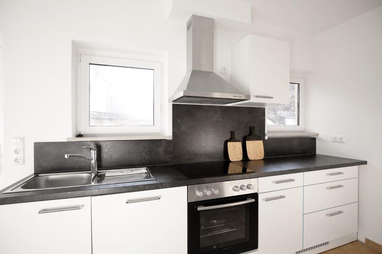 Sunlit Garden & Mountain Apartment Гармиш-Партенкирхен Екстериор снимка